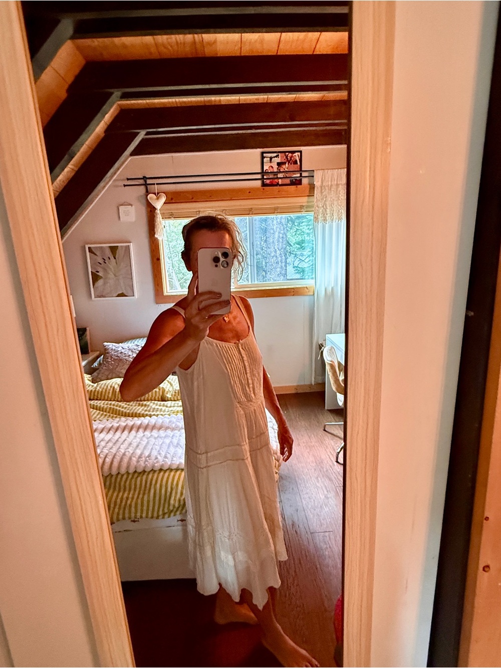 Casual Off-White Maxi Sundress with Lace Detail - Picture 7 of 7